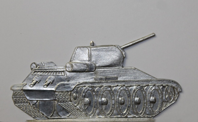 russischer Panzer T34 - halbfrontal